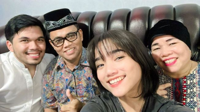 Fuji, Thariq, Haji Faisal dan Dewi Zuhriati (instagram.com)