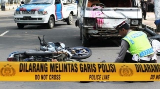 Vixion 'Adu Kambing' dengan Truk di Tumijajar, Pengendara Motor Tewas Terseret 18 Meter