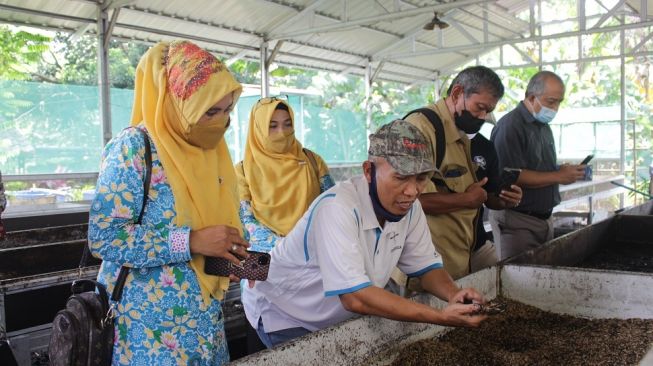 TPA Overload, Jababeka Ajak Masyarakat Kelola Sampah dari Rumah