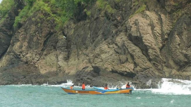 Belum Tetapkan Tersangka, Polisi Periksa 13 Saksi Di Kasus Ritual Maut Pantai Payangan