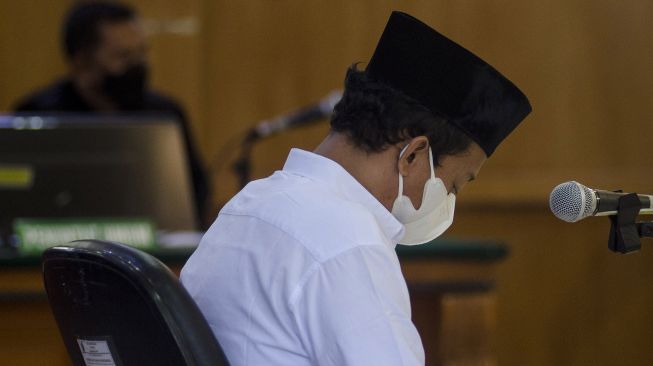 Kepala Rutan Kebonwaru Ungkap Kondisi Herry Wirawan Usai Dijatuhi Vonis Mati, Rajin Tarawih Di Masjid