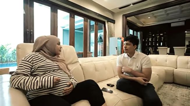 Atta Halilintar & Aurel Hermansyah (YouTube/AH)