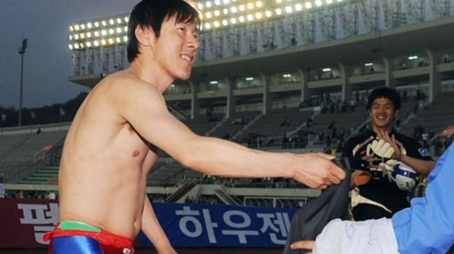 Shin Tae-yong saat menjadi pelatih Seongnam Ilhwa (Chosun)