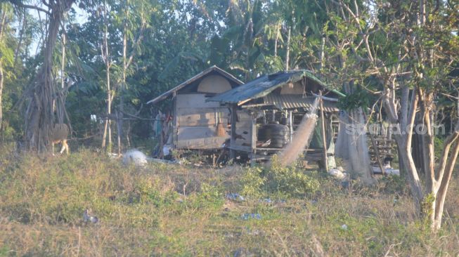 Potret rumah warga di sekitar sirkuit Mandalika, Lombok Tengah, NTB. [Foto : Suara.com/Lalu Muhammad Helmi Akbar] 