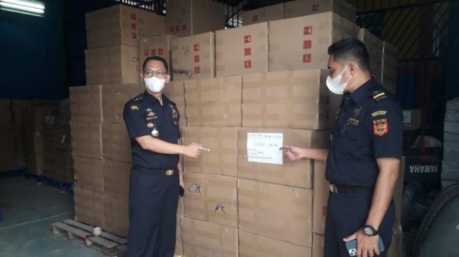 Bea Cukai Teluk Bayur Gagalkan Peredaran Jutaan Batang Rokok Ilegal di Sumbar