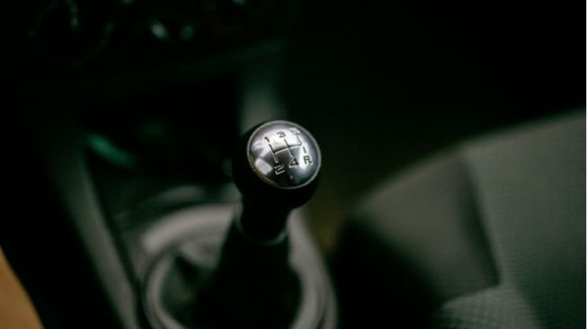 Meski Mulai Ditinggalkan, BMW Menilai Penggunaan Transmisi Manual Akan Tetap Ada