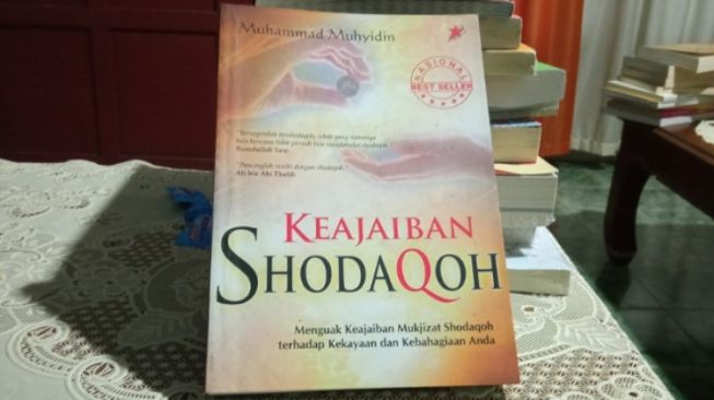 Mengungkap Keutamaan Sedekah dalam Buku "Keajaiban Shodaqoh"