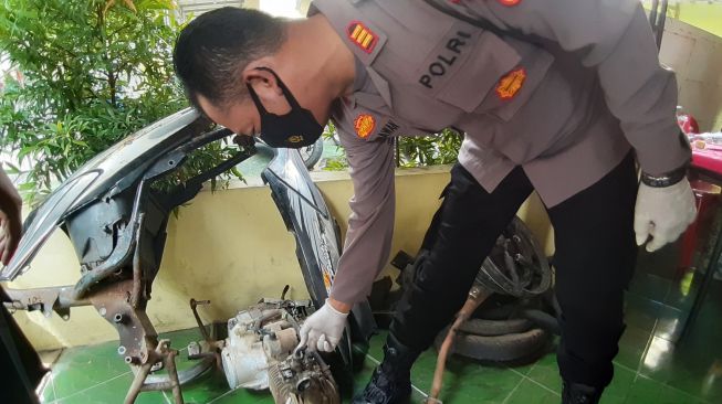 Tak Punya Uang Buat Beli Rokok, 3 Remaja Ini Nekat Mencuri Motor