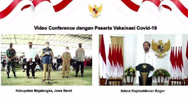 Pantau Vaksinasi Covid-19 Di Sejumlah Daerah Secara Virtual, Jokowi: Ini Penting Saat Kasus Sedang Naik