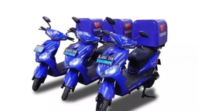 Kurir Lazada di Indonesia Difasilitasi Motor Listrik untuk Pengantaran Logistik