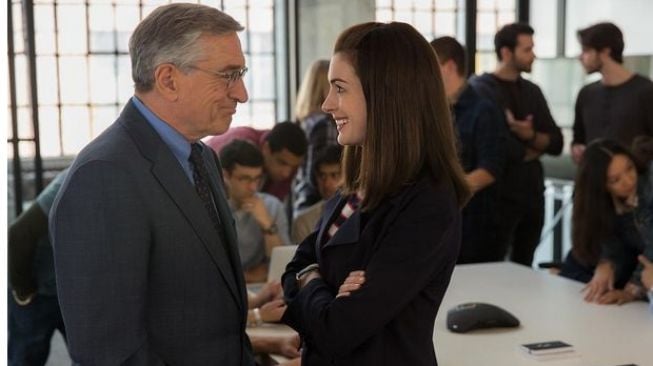 3 Pelajaran Berharga Film The Intern, Potret Bekerja Lintas Generasi