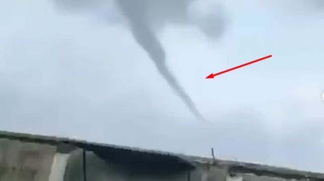 Heboh Penampakan Awan Seperti Puting Beliung di Kepanjen Malang, Begini Penjelasan BMKG