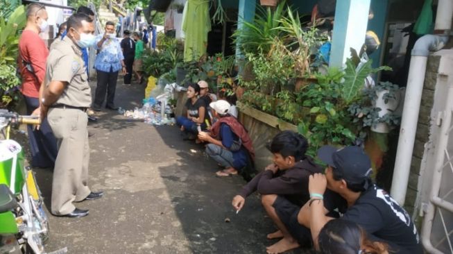 Pesta Miras dan Aniaya Warga, 5 Laki-laki dan 4 Perempuan Ditangkap Polsek Bogor Utara