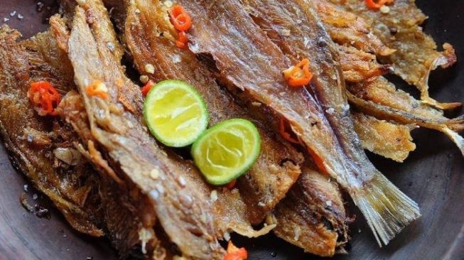 Sudang Lepet, Ikan Asin Khas Pesisir Bali yang Biasa Dimakan Bersama Jeruk Limau