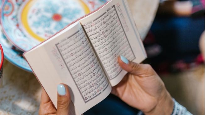 CEK FAKTA: Beredar Kabar Kemunculan Alquran Terjemahan Palsu, Benarkah?