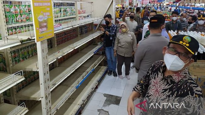 Sidak Ketersediaan Minyak Goreng di Agen dan Toko, Bupati Banyumas Dapatkan Fakta Ini