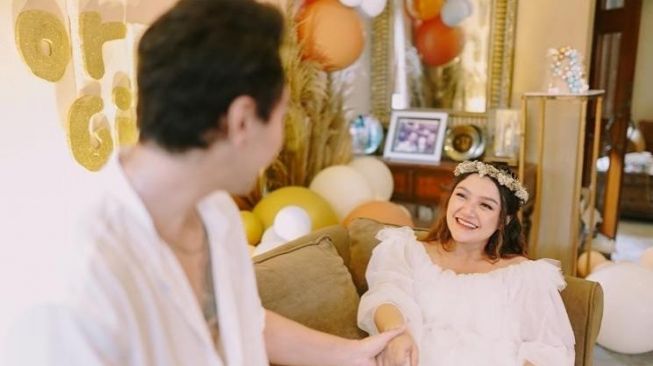 Potret Gender Reveal Siti Badriah (instagram/@sitibadriahh)