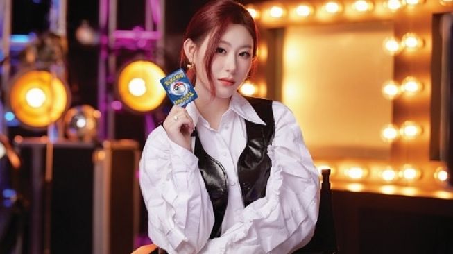 Pokemon Card Game kolaborasi dengan Girl Group Korea “ITZY”: Chaeryeong