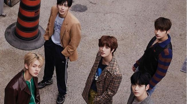 Elle Korea Edisi Maret: TXT Ungkap Bagaimana Mereka Berubah Sejak Debut