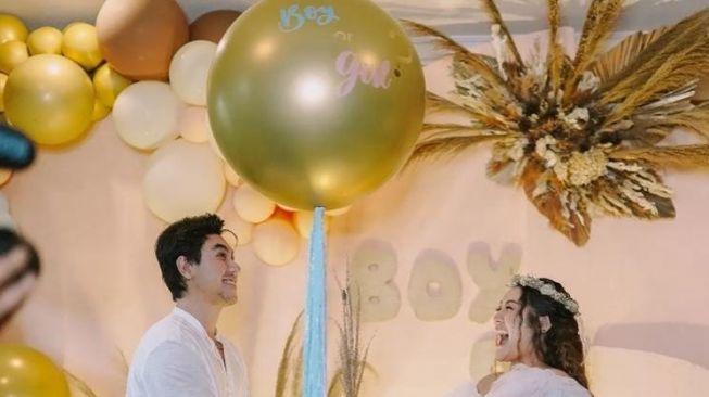 Potret Gender Reveal Siti Badriah (instagram/@sitibadriahh)