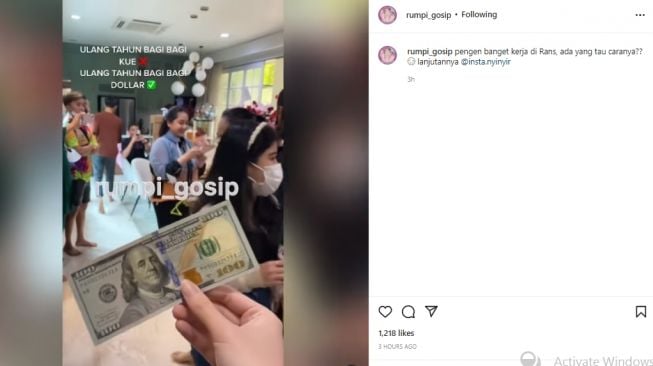 Nagita Slavina bagi-bagi dollar ke karyawan (instagram.com)