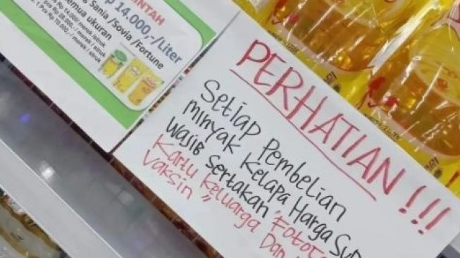 Viral Syarat Beli Minyak Goreng Wajib Fotocopy KK dan Bukti Vaksin, Publik: Negeri Dagelan