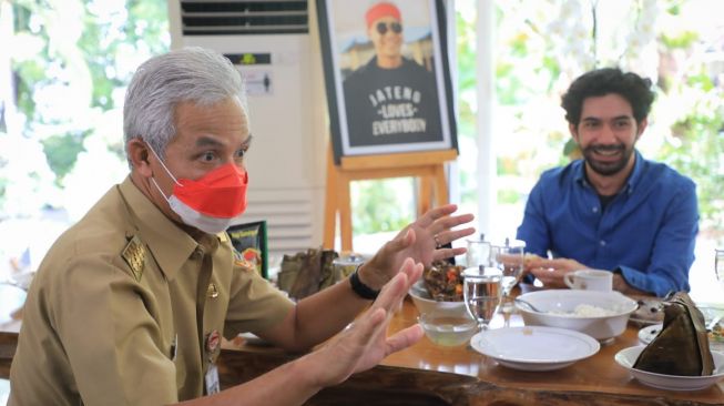 Diledek Ganjar Pranowo Soal Aktingnya di Layangan Putus, Reza Rahadian: Aduh Bapak