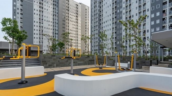 Outdoor gym, salah satu fasilitas olahraga yang ada di kawasan hunian vertikal. (Foto: Dok. Apartemen Emerald Bintaro)