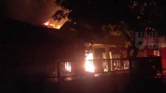 Dua Rumah Warga Sampang Dilalap Api Gegara Korsleting Kipas Angin
