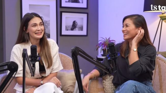 Hesti Purwadinata dan Luna Maya diblokir Syahrini (YouTube.com)