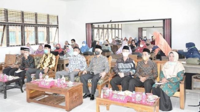 Guru Ketapang Dituntut Melek Teknologi, Inovatif dan Kreatif