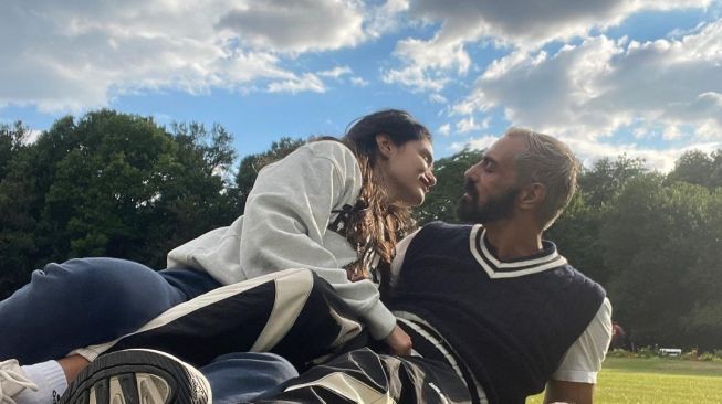 Potret Mesra Arjun Rampal dan Gabriella Demetriades (instagram/@gabriellademetriades)