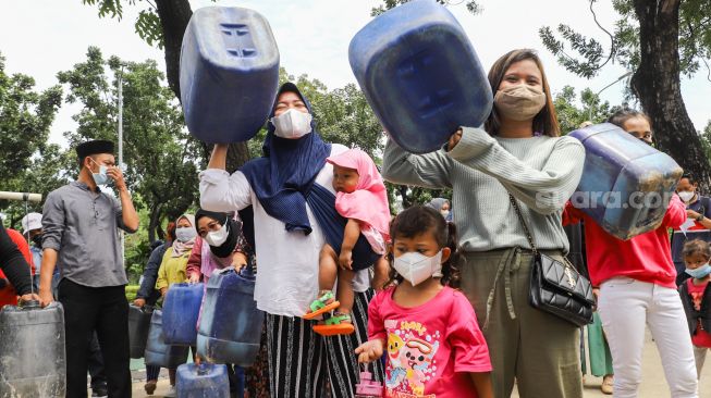 Minta Anies Tuntaskan Persoalan Air Bersih di Jakarta, Kenneth PDIP: Ini Kota Besar Lho!!