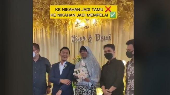 Pengantin Wanita Sakit, Aksi Pria Mendadak Jadi Mempelai saat Hadiri Resepsi Pernikahan Ini Bikin Ngakak