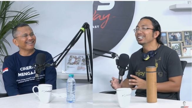 Dahlan Iskan dan Ricky Elson berbincang di podcast (Youtube)