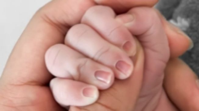 Selamat, Baby A Lahir di Tanggal Cantik 22 Februari 2022, Warganet Ikut Berbahagia