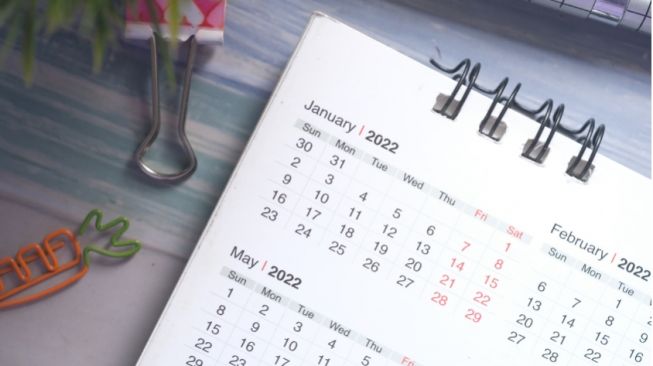 Bulan 2022 april besar hari di Daftar Hari