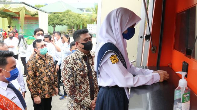 Wali Kota Medan Bobby Nasution Launching Gerakan Menabung Sampah