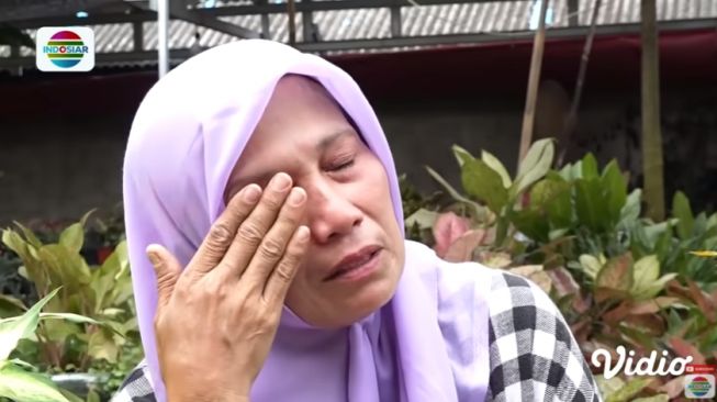 Ibu Indah Permatasari,  Nursyah Mustamim [YouTube: Indosiar]