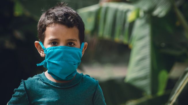 Kebijakan Baru, Ini 4 Syarat Warga Jatim Bisa Lepas Masker di Tempat Umum