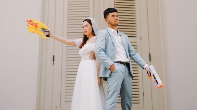 Kristo Immanuel dan Jessica Tjiu resmi menjadi sepasang suami-istri. [Instagram]