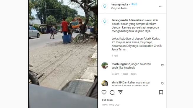 Meresahkan! Aksi Sejumlah Bocil Adang Truk di Gresik Bikin Kesal Warganet