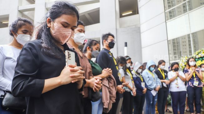 Suasana Haru Iringi Upacara Pelepasan Jenazah Nakes di Wisma Atlet