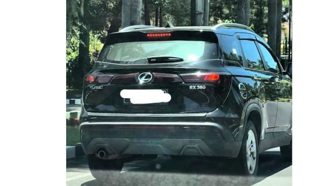 Wuling Almaz berubah wujud jadi Lexus RX 350 (Instagram/indra_fathan)