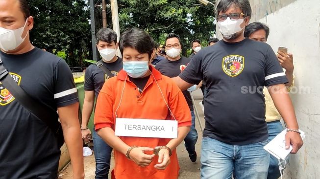 Cemburu Buta Wanita LGBT Berujung Tewasnya Chef Ficky, Hilda Bantah Punya Asmara Sesama Jenis dengan Leli