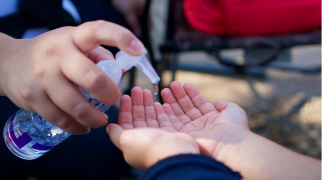 Agar Efektif Cegah Hepatitis Akut Misterius, Cuci Tangan dengan Hand Sanitizer Harus Dilakukan dengan Gesekan Kuat