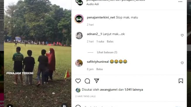 Heboh! Ibu-ibu Berhijab Panjang Joget di Pinggir Lapangan: Stop Mak, Malu