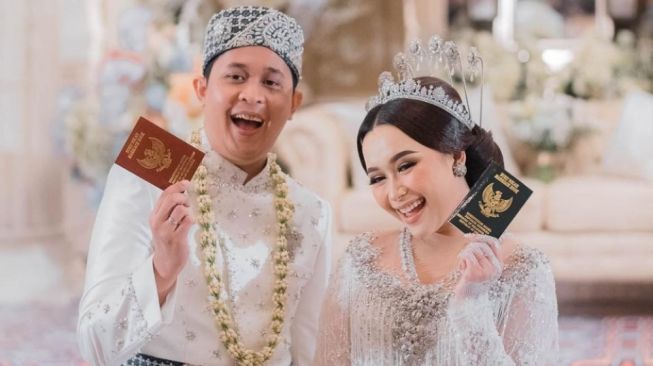 9 Pernikahan Artis Pakai Adat Betawi, Terbaru Ada Adik Ayu Ting Ting