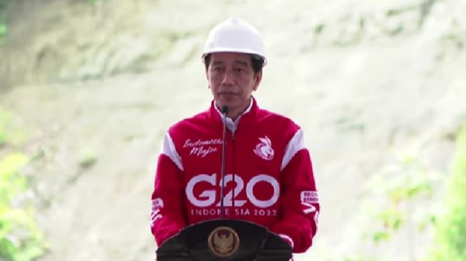 Sangat Senang Resmikan PLTA Poso Energy, Jokowi: Ini Energi Hijau