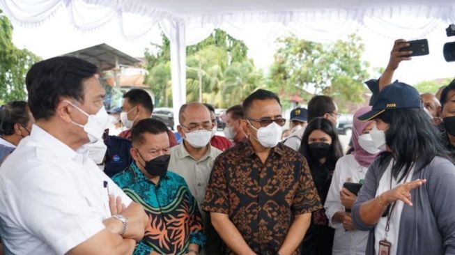 Tim Kemendagri dan Menkomarinves Kunjungi TPST Padang Sambian Berbasis Refuse Derived Fuel di Bali